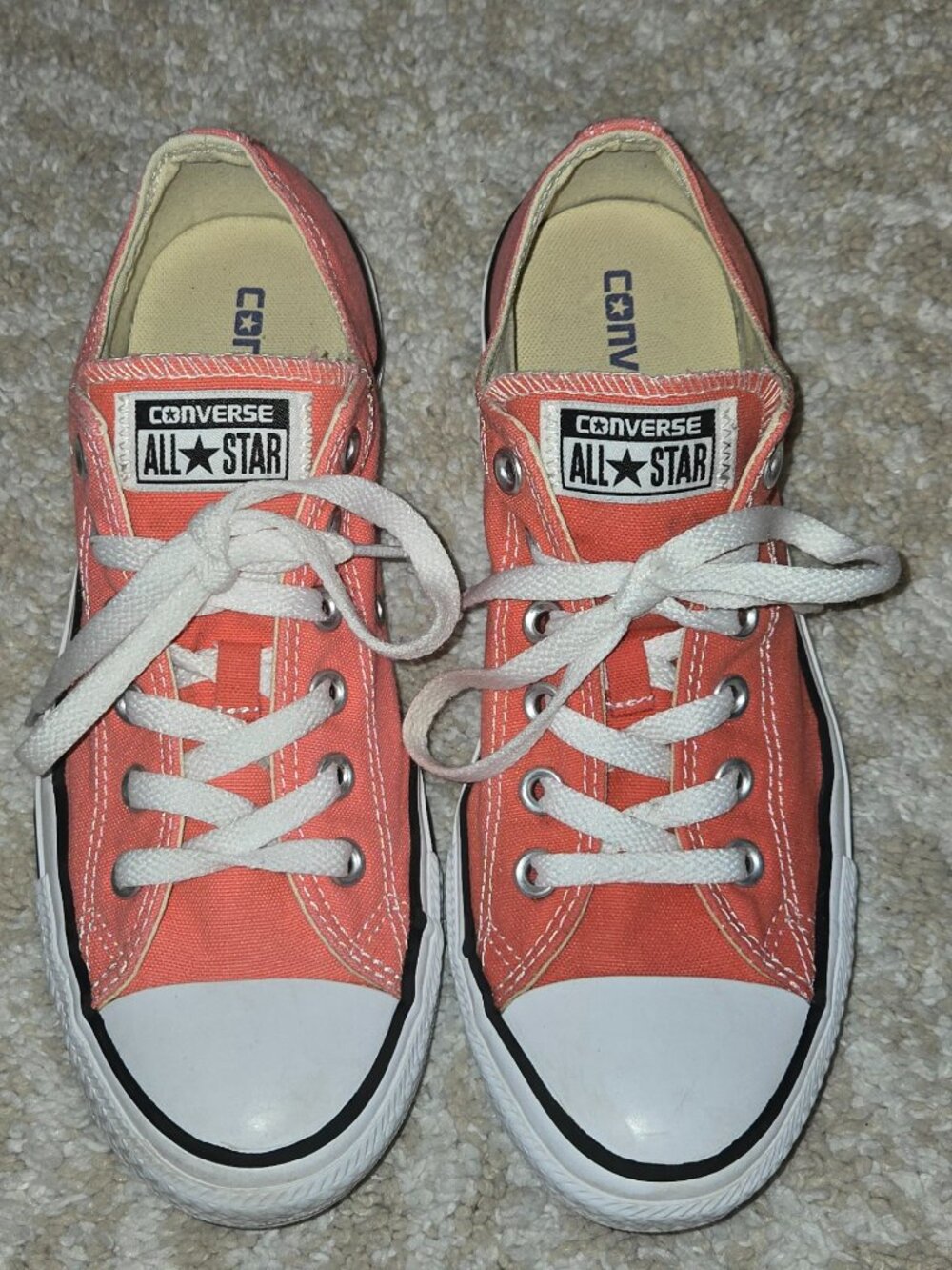 Converse Chuck Taylor Low Top Size 9 Women's